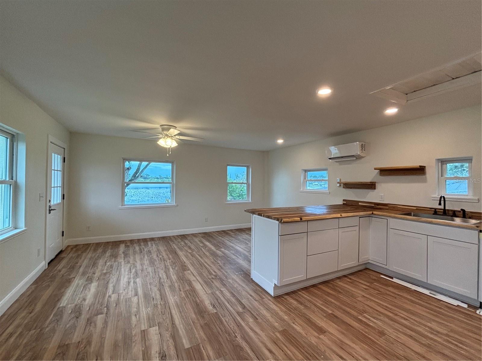 Image 19 of 21 For 912 Lake Jessie Drive