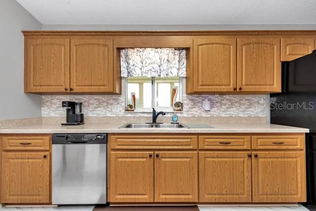 Image 4 of 7 For 17990 101st Terrace