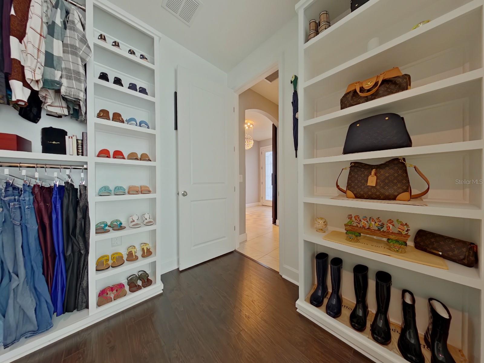 Image 10 of 60 For 703 Calabria Way