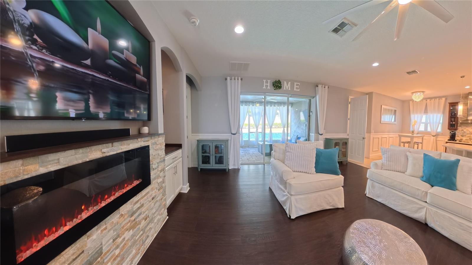 Image 14 of 60 For 703 Calabria Way