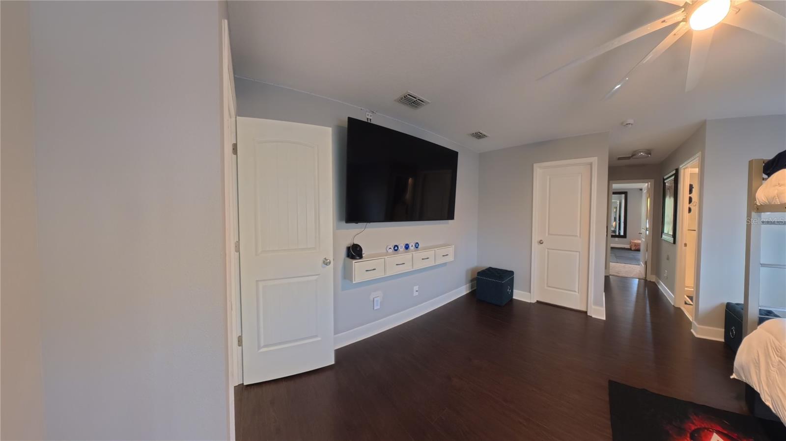 Image 43 of 60 For 703 Calabria Way