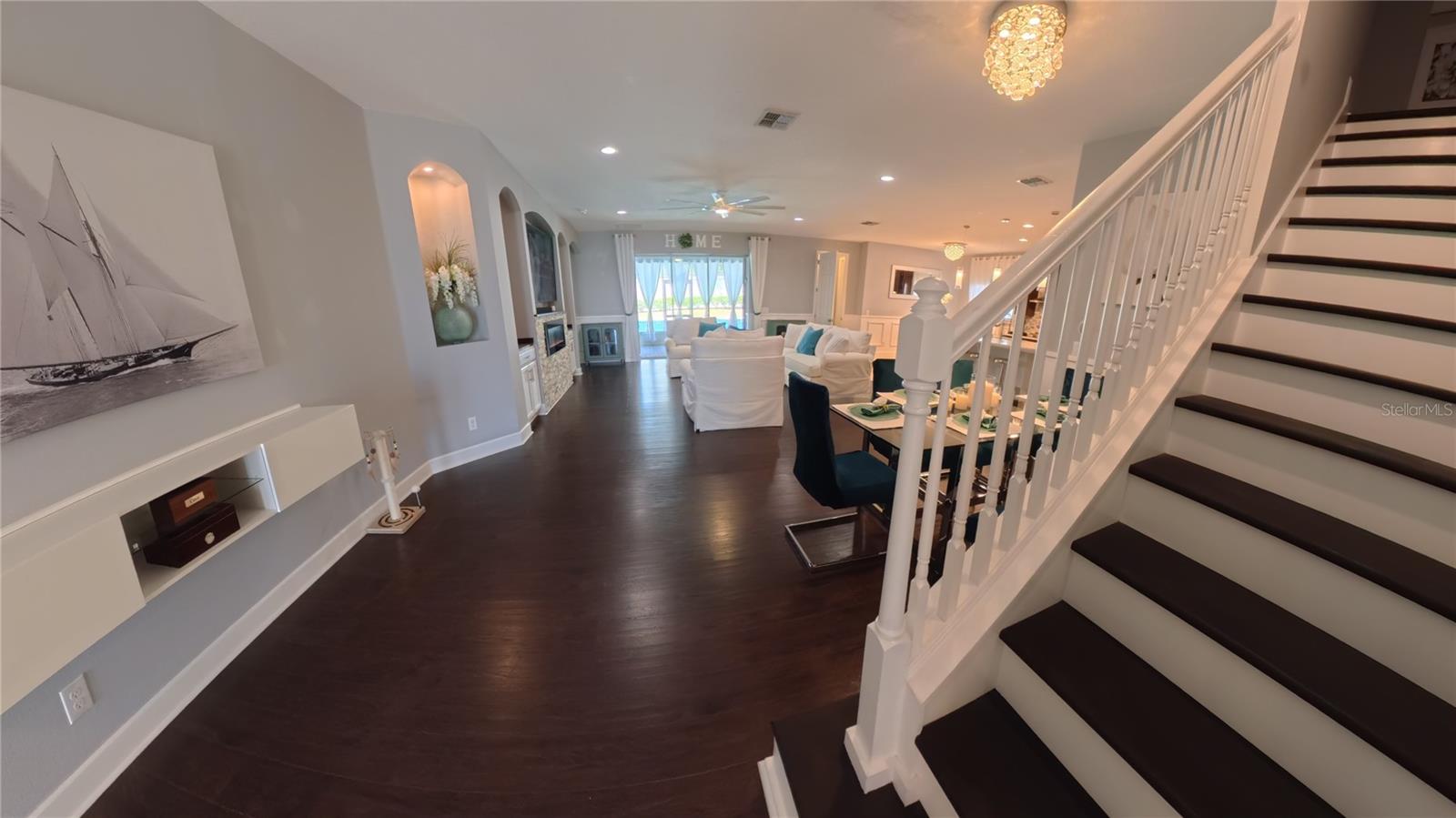 Image 5 of 60 For 703 Calabria Way