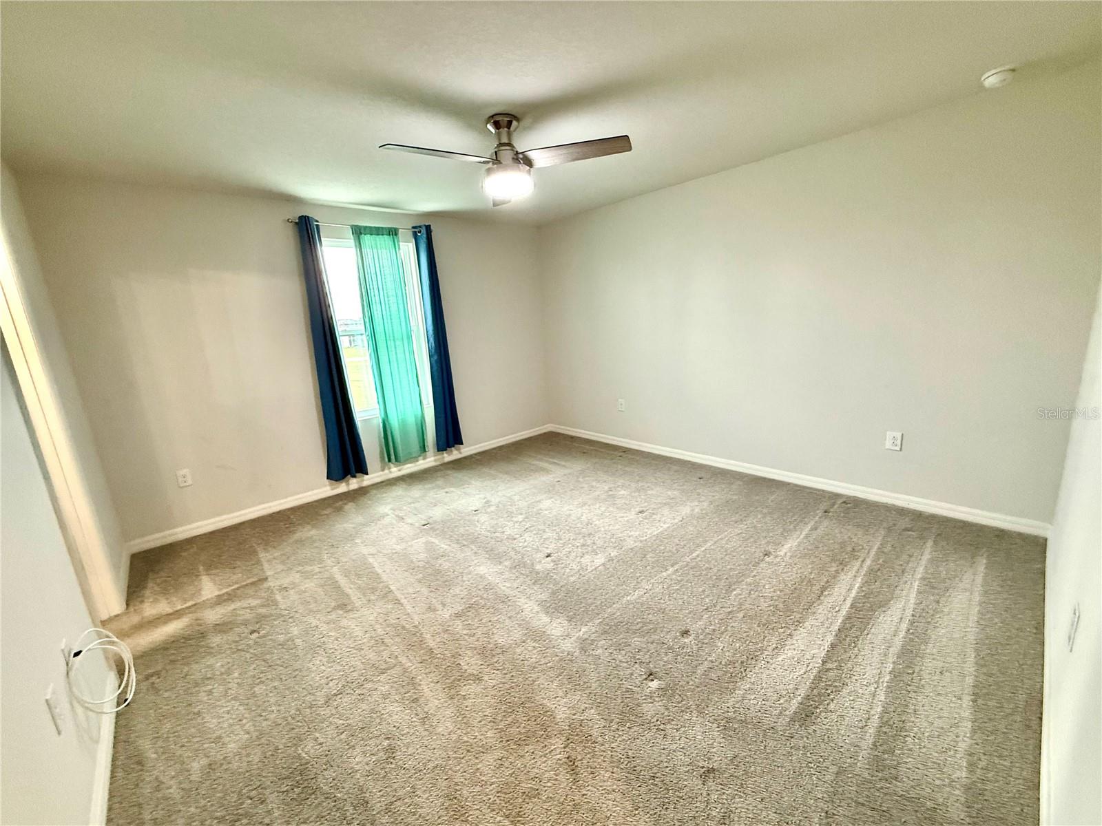 Image 12 of 30 For 27016 Anthony Avenue