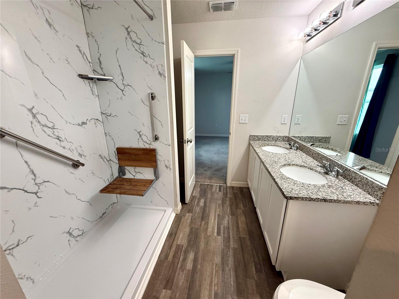 Image 14 of 30 For 27016 Anthony Avenue