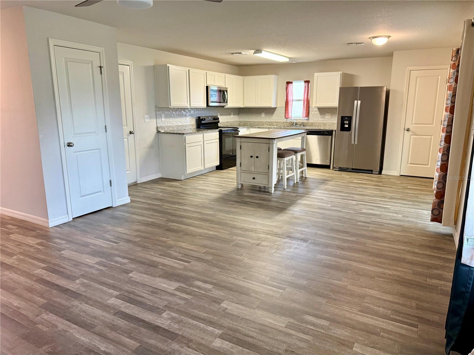 Image 2 of 30 For 27016 Anthony Avenue