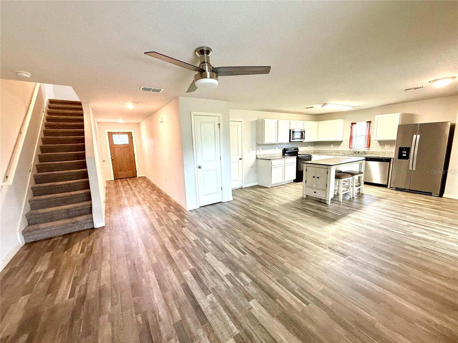 Image 5 of 30 For 27016 Anthony Avenue