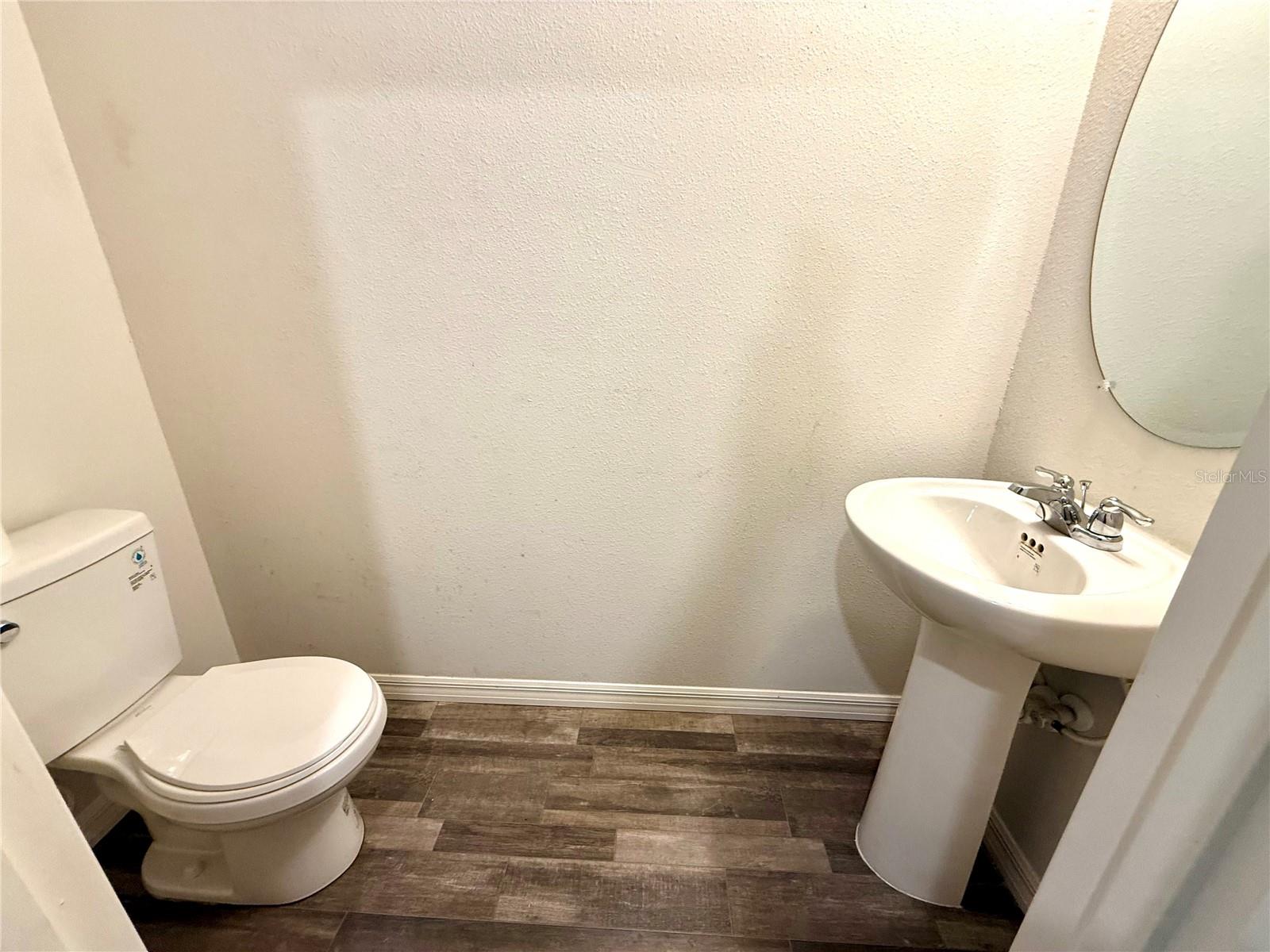 Image 6 of 30 For 27016 Anthony Avenue