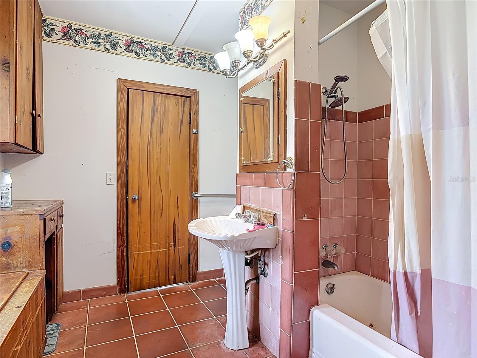 Image 32 of 58 For 6942 Old Highway 441 S