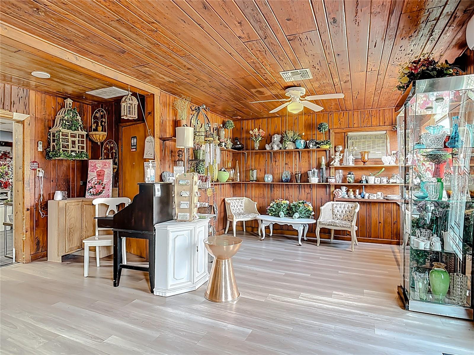 Image 38 of 58 For 6942 Old Highway 441 S