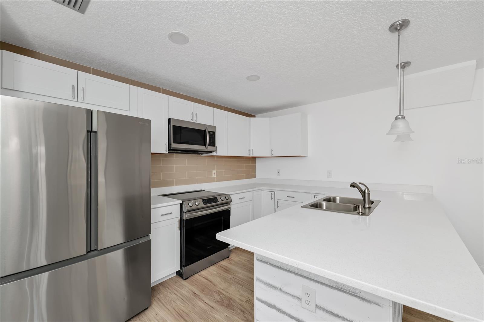 Image 12 of 40 For 1244 Lake Avenue