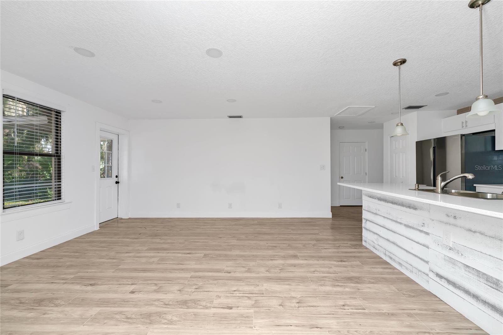 Image 18 of 40 For 1244 Lake Avenue