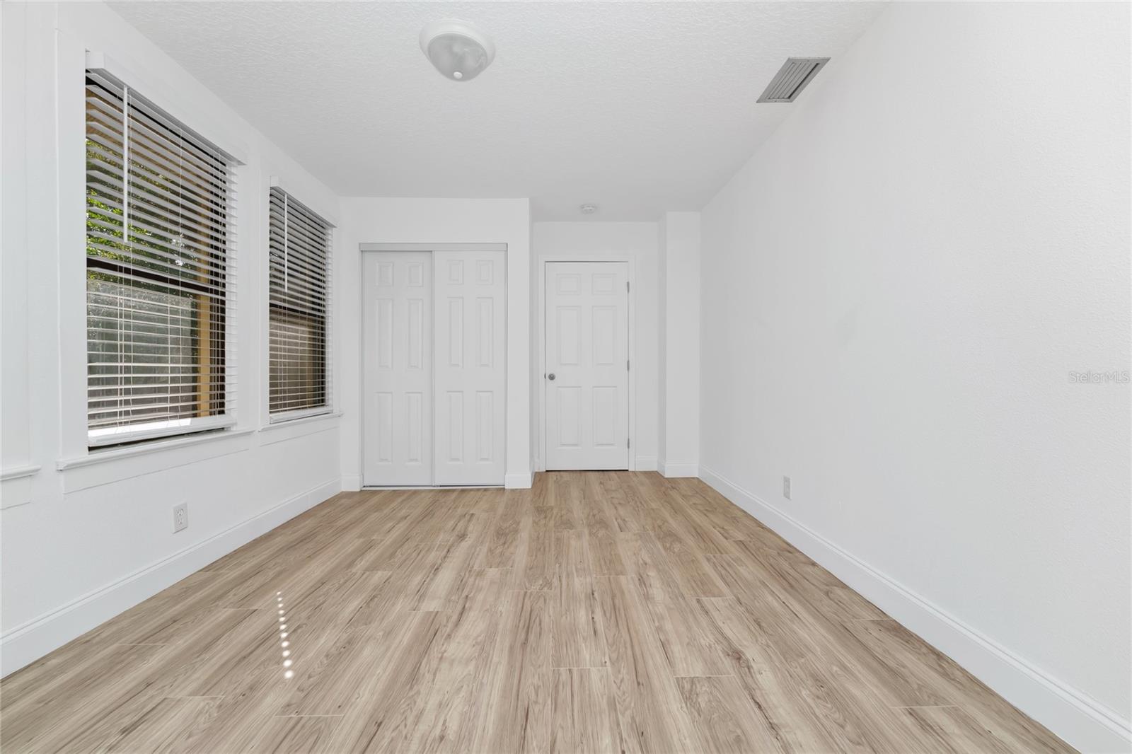 Image 23 of 40 For 1244 Lake Avenue