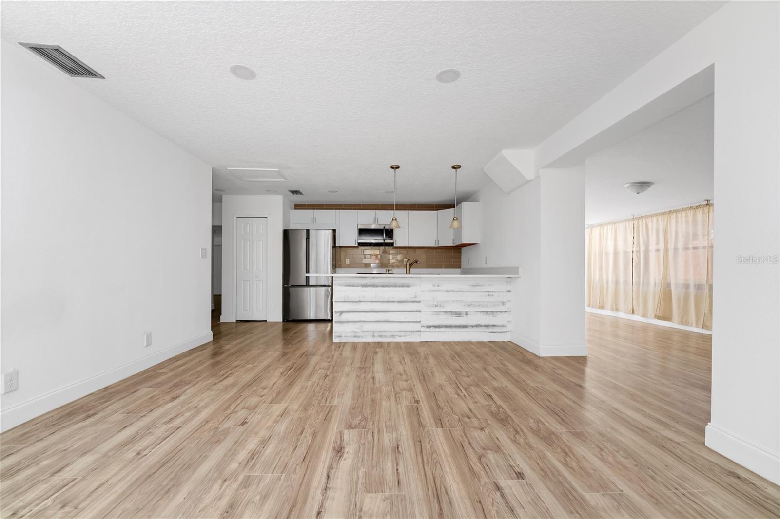 Image 9 of 40 For 1244 Lake Avenue