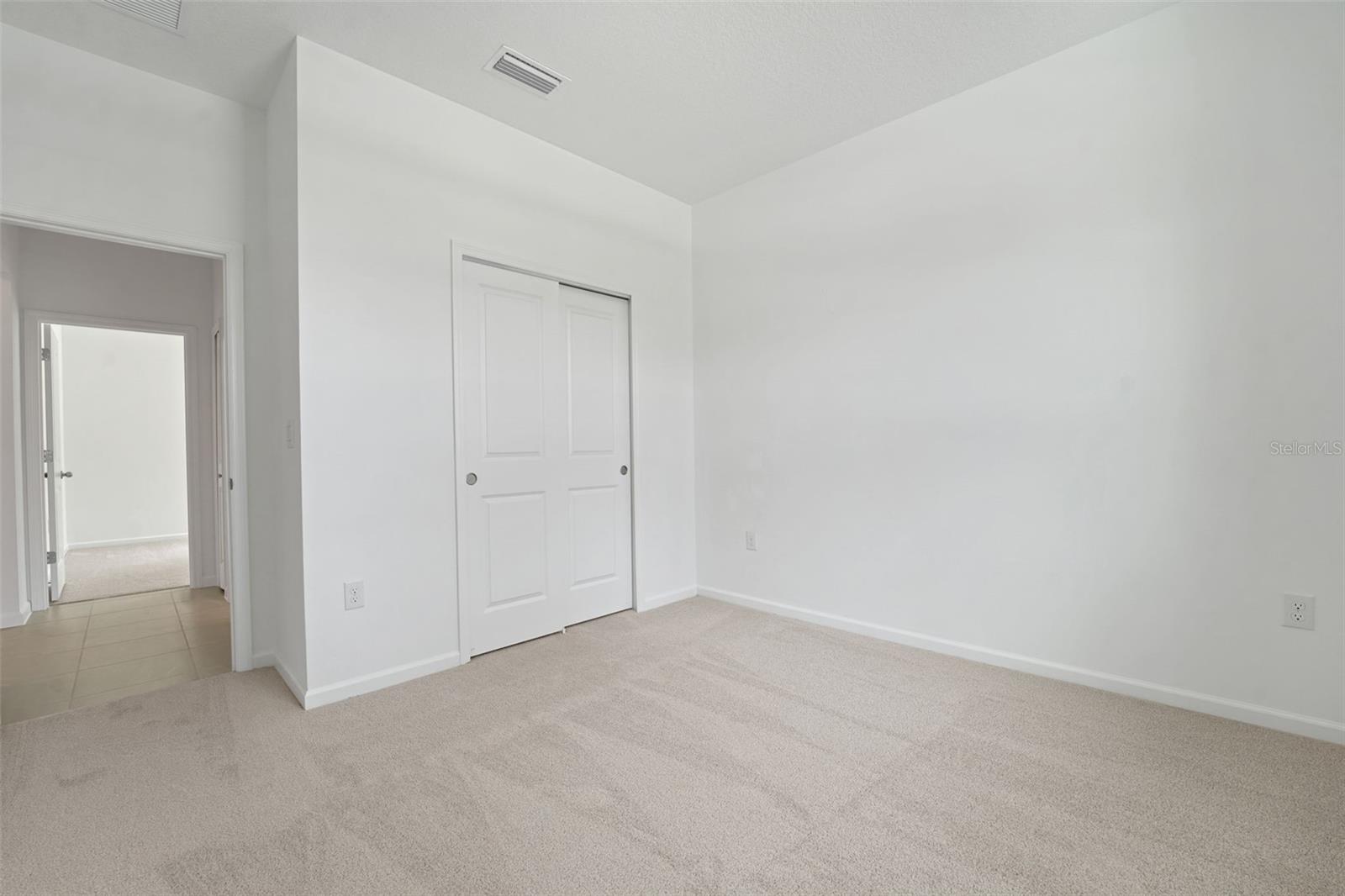 Image 11 of 32 For 405 Silver Palm Drive