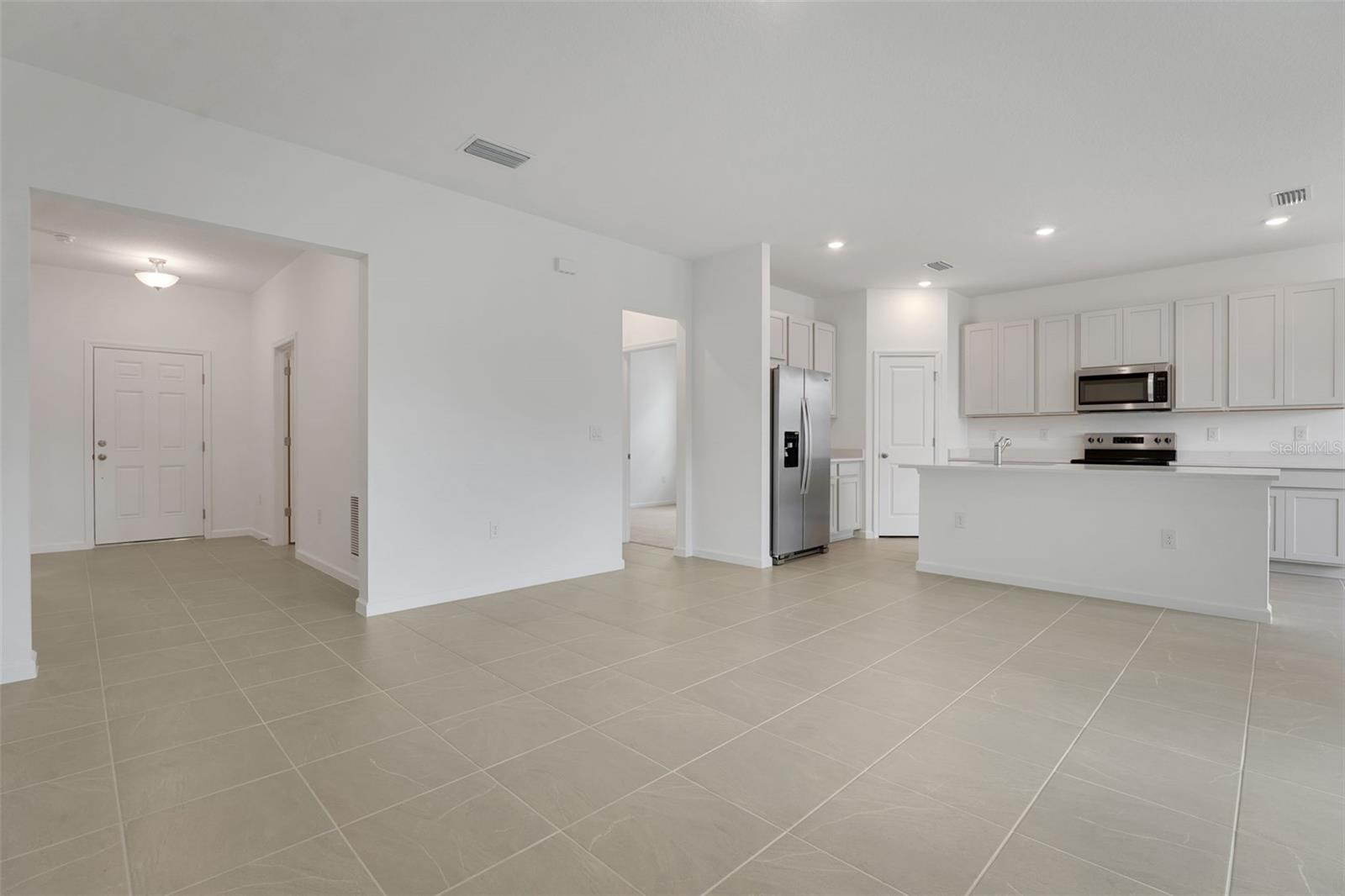 Image 15 of 32 For 405 Silver Palm Drive