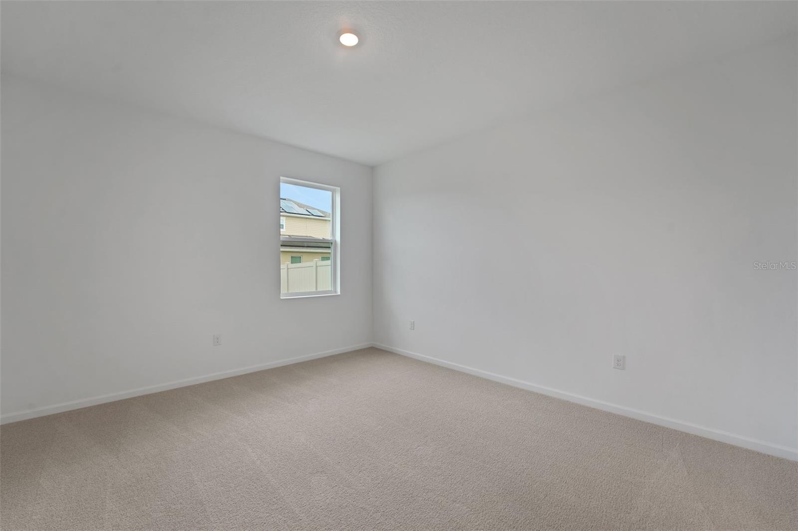 Image 25 of 32 For 405 Silver Palm Drive