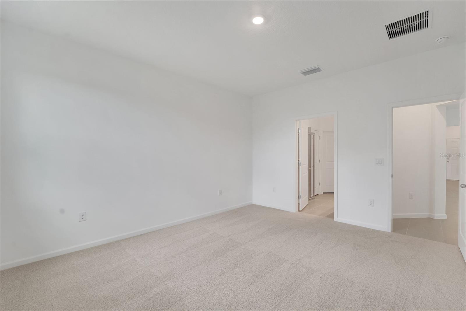 Image 26 of 32 For 405 Silver Palm Drive