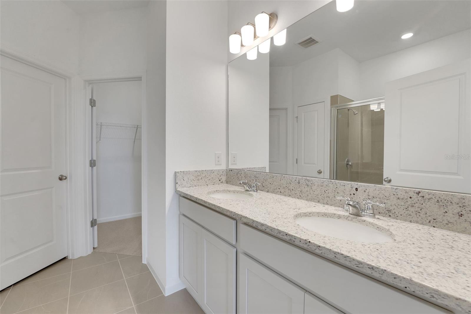 Image 27 of 32 For 405 Silver Palm Drive