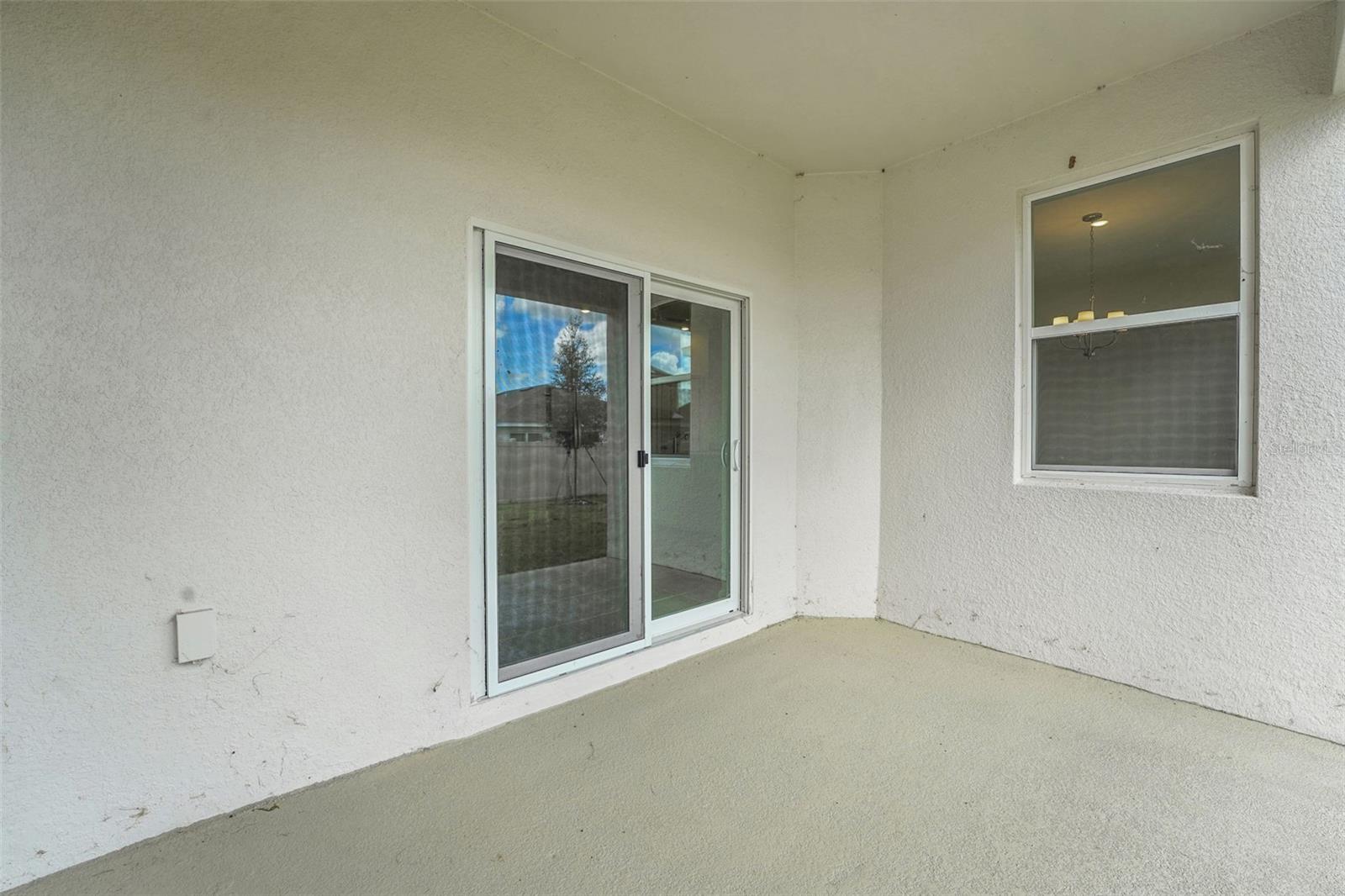 Image 3 of 32 For 405 Silver Palm Drive