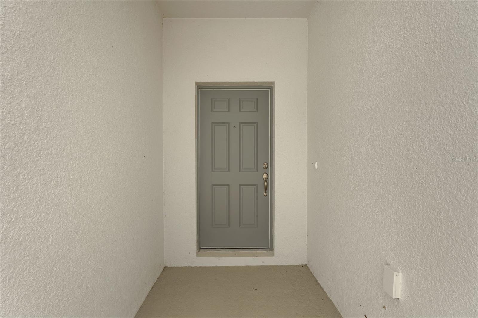 Image 4 of 32 For 405 Silver Palm Drive