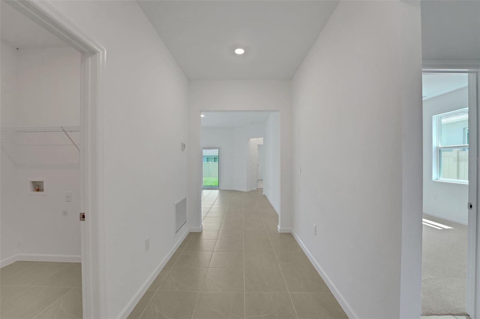 Image 5 of 32 For 405 Silver Palm Drive