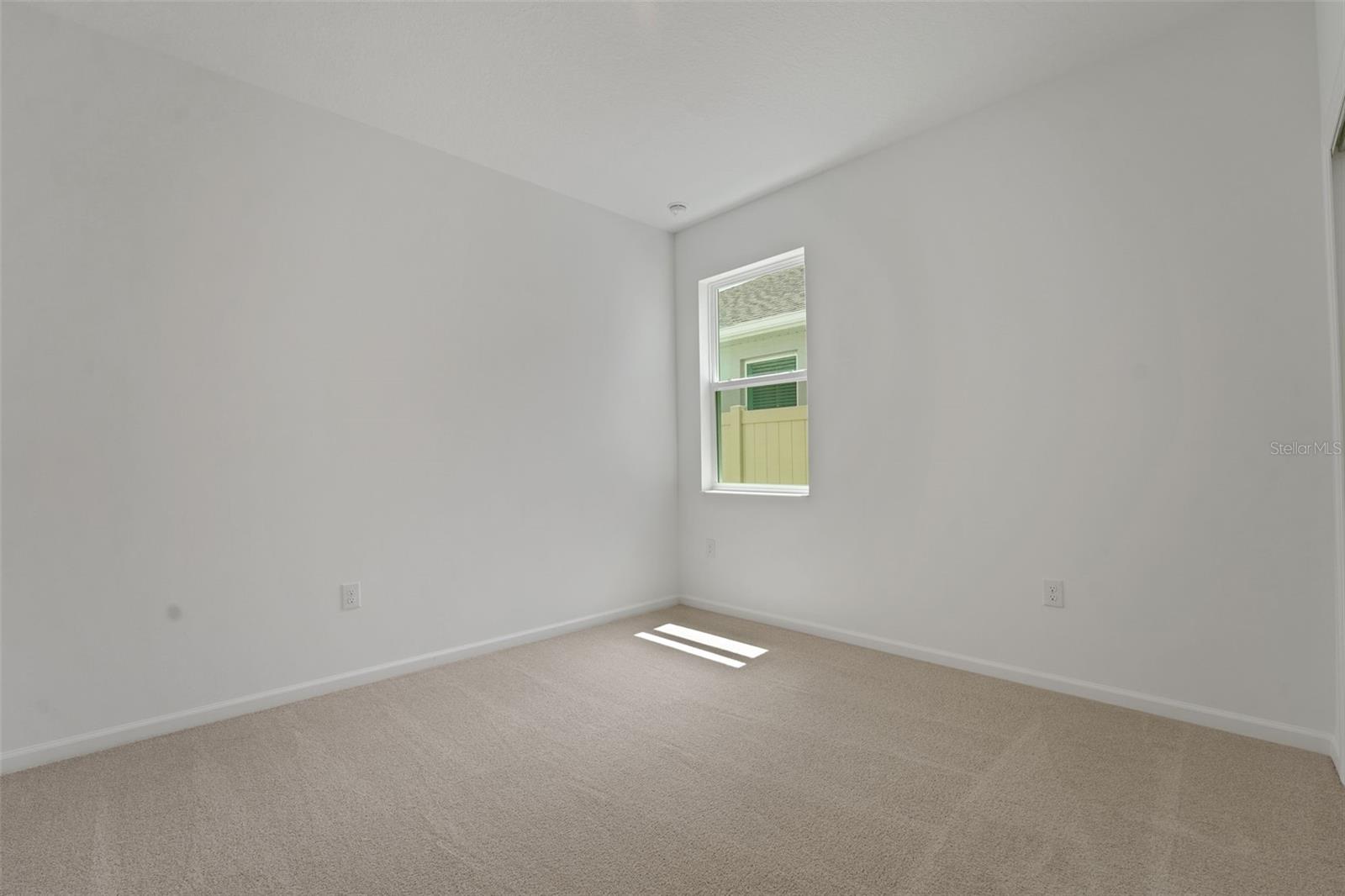 Image 8 of 32 For 405 Silver Palm Drive