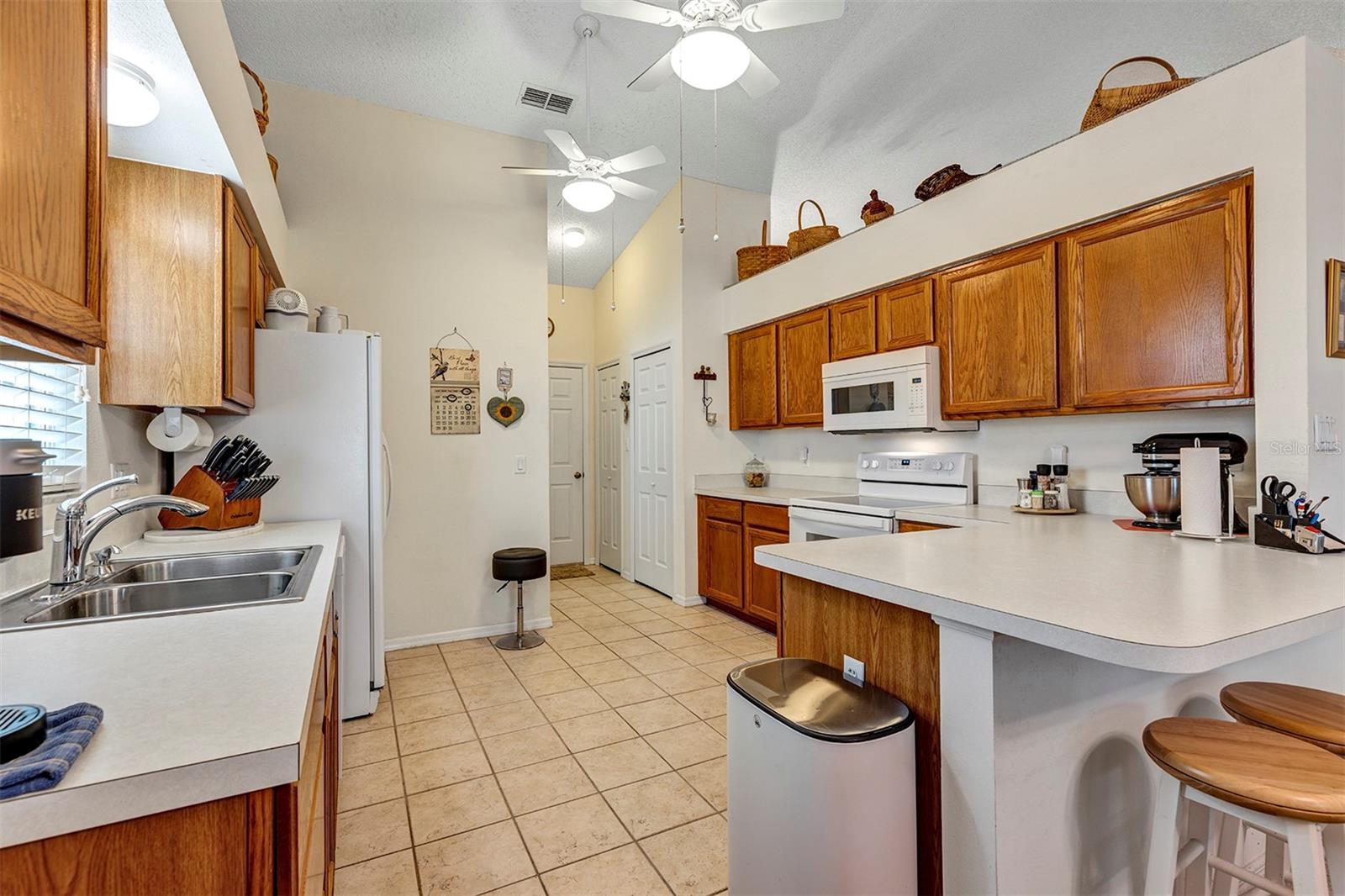 Image 14 of 41 For 26035 Oakmount Drive