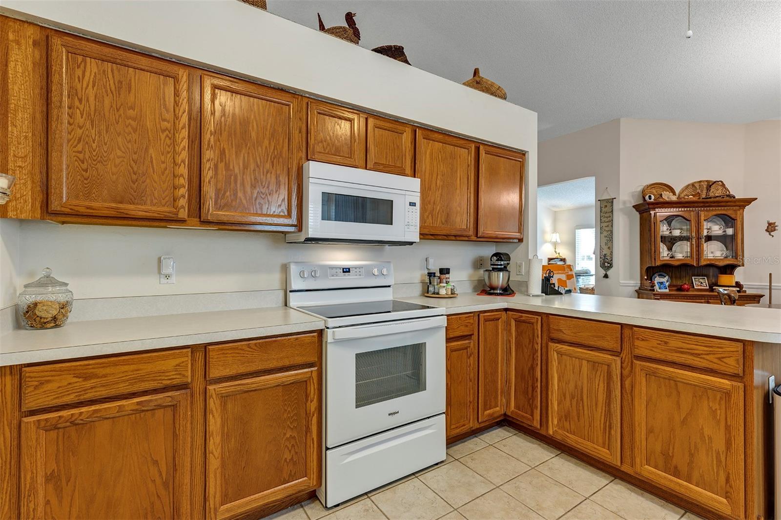 Image 16 of 41 For 26035 Oakmount Drive