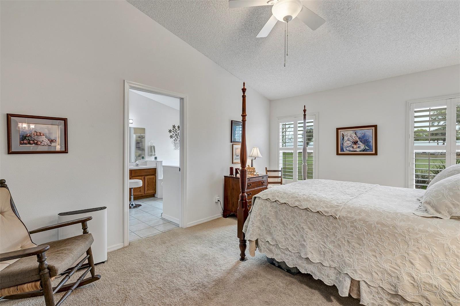 Image 23 of 41 For 26035 Oakmount Drive