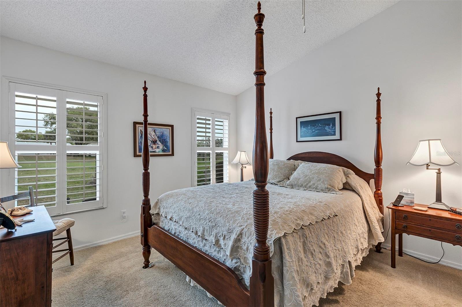 Image 24 of 41 For 26035 Oakmount Drive