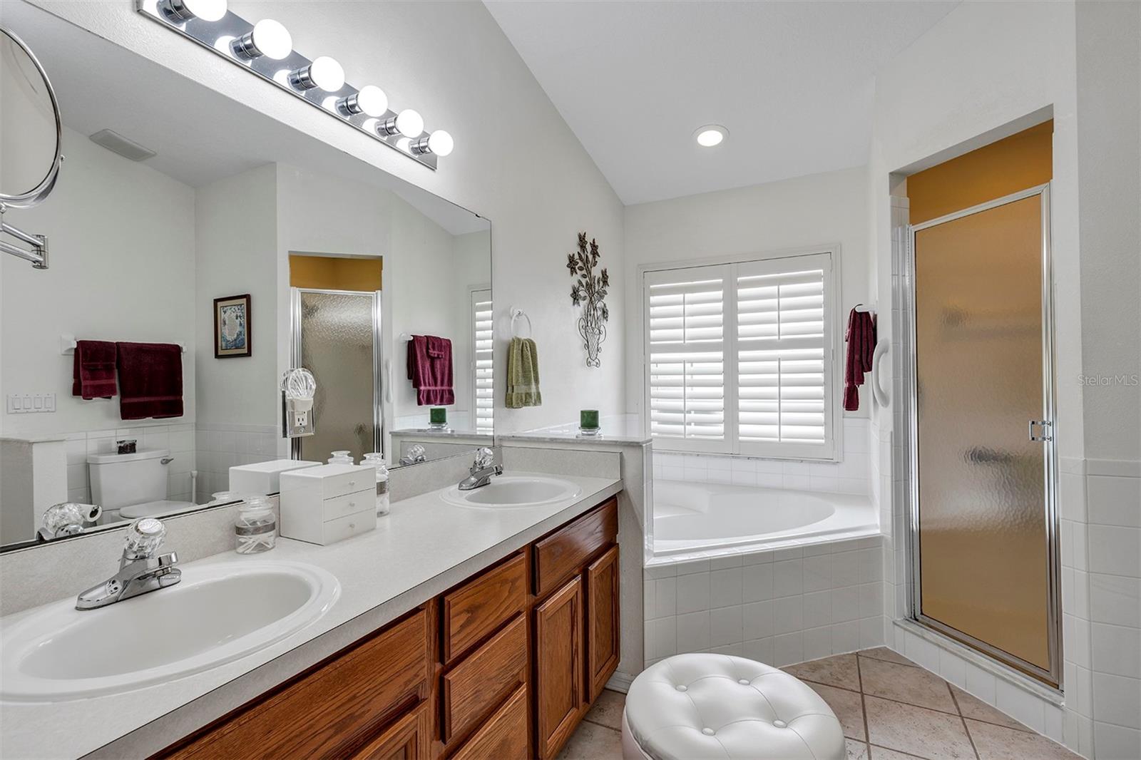 Image 29 of 41 For 26035 Oakmount Drive