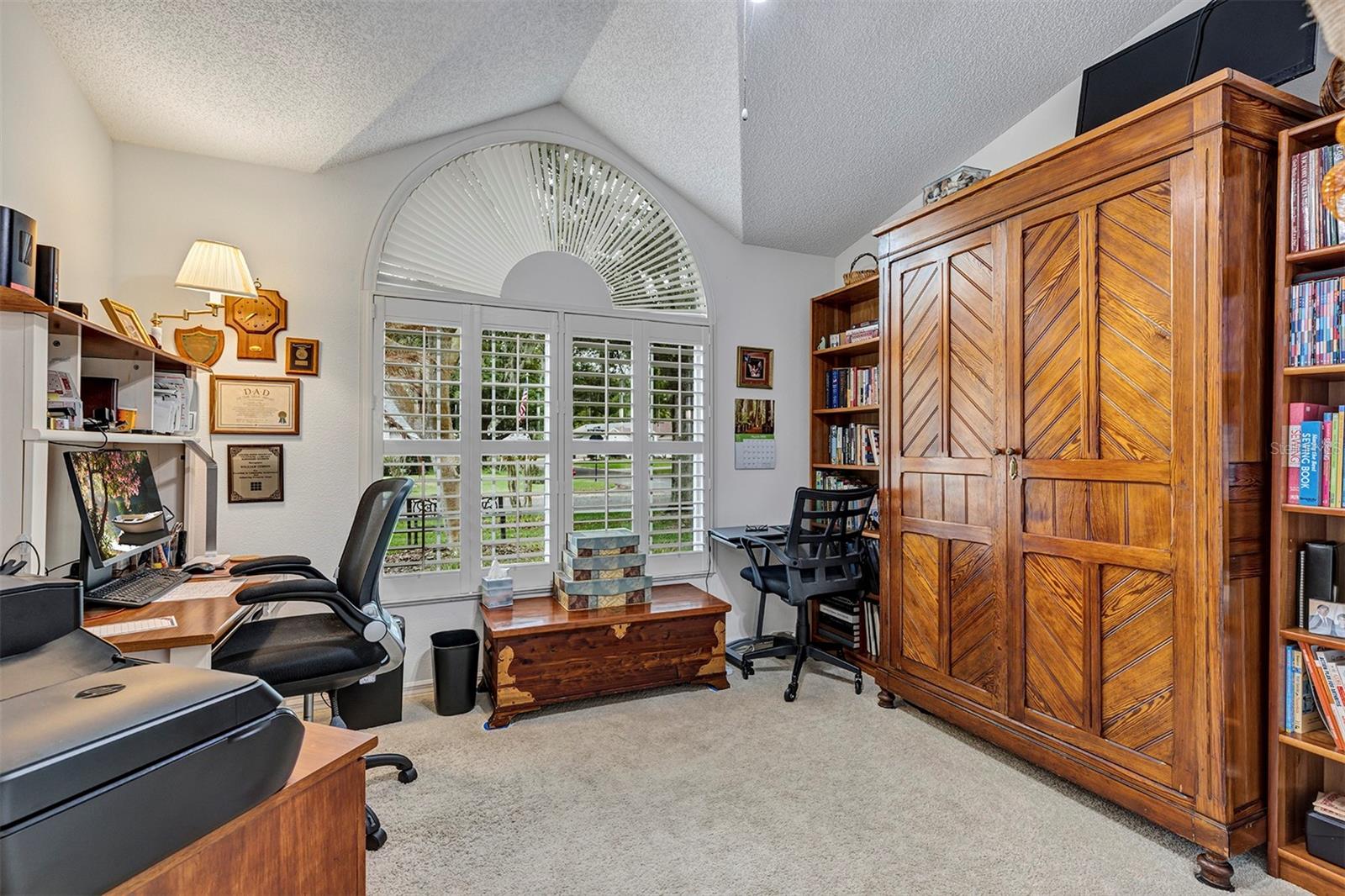 Image 4 of 41 For 26035 Oakmount Drive