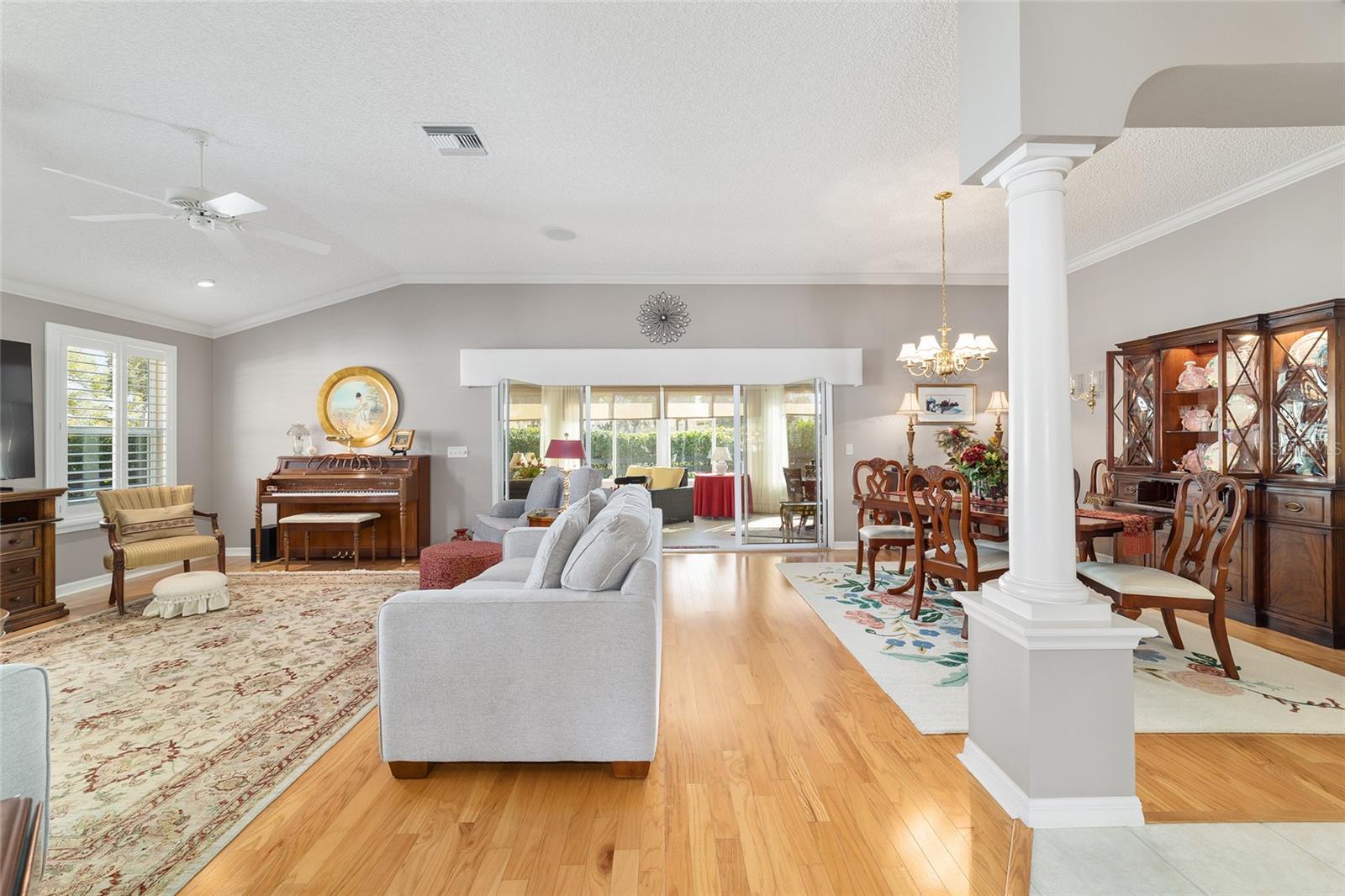 Image 17 of 82 For 2967 Saint Thomas Lane