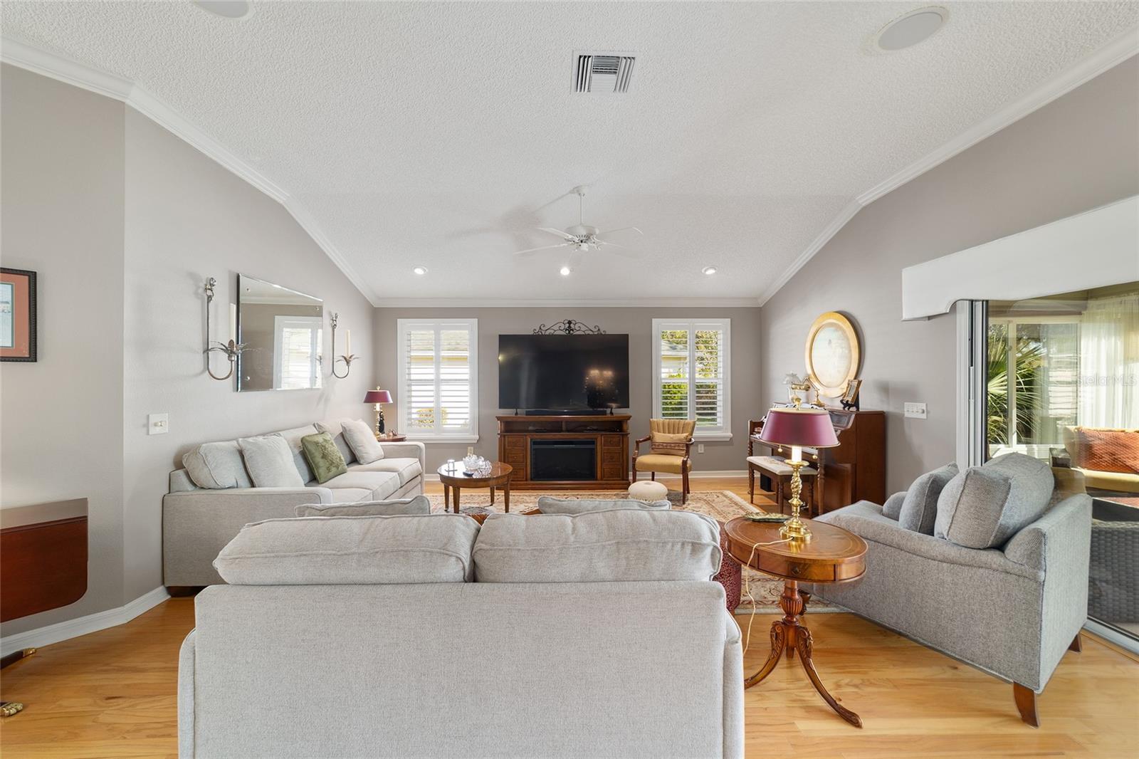 Image 19 of 82 For 2967 Saint Thomas Lane