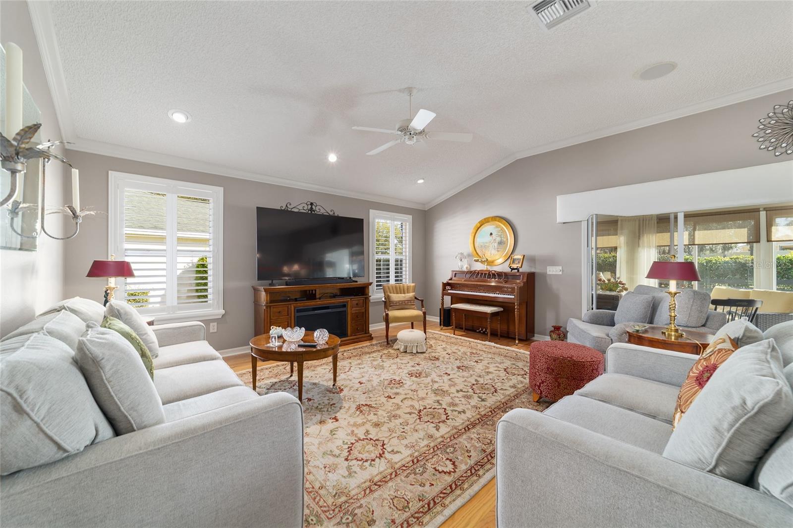 Image 21 of 82 For 2967 Saint Thomas Lane