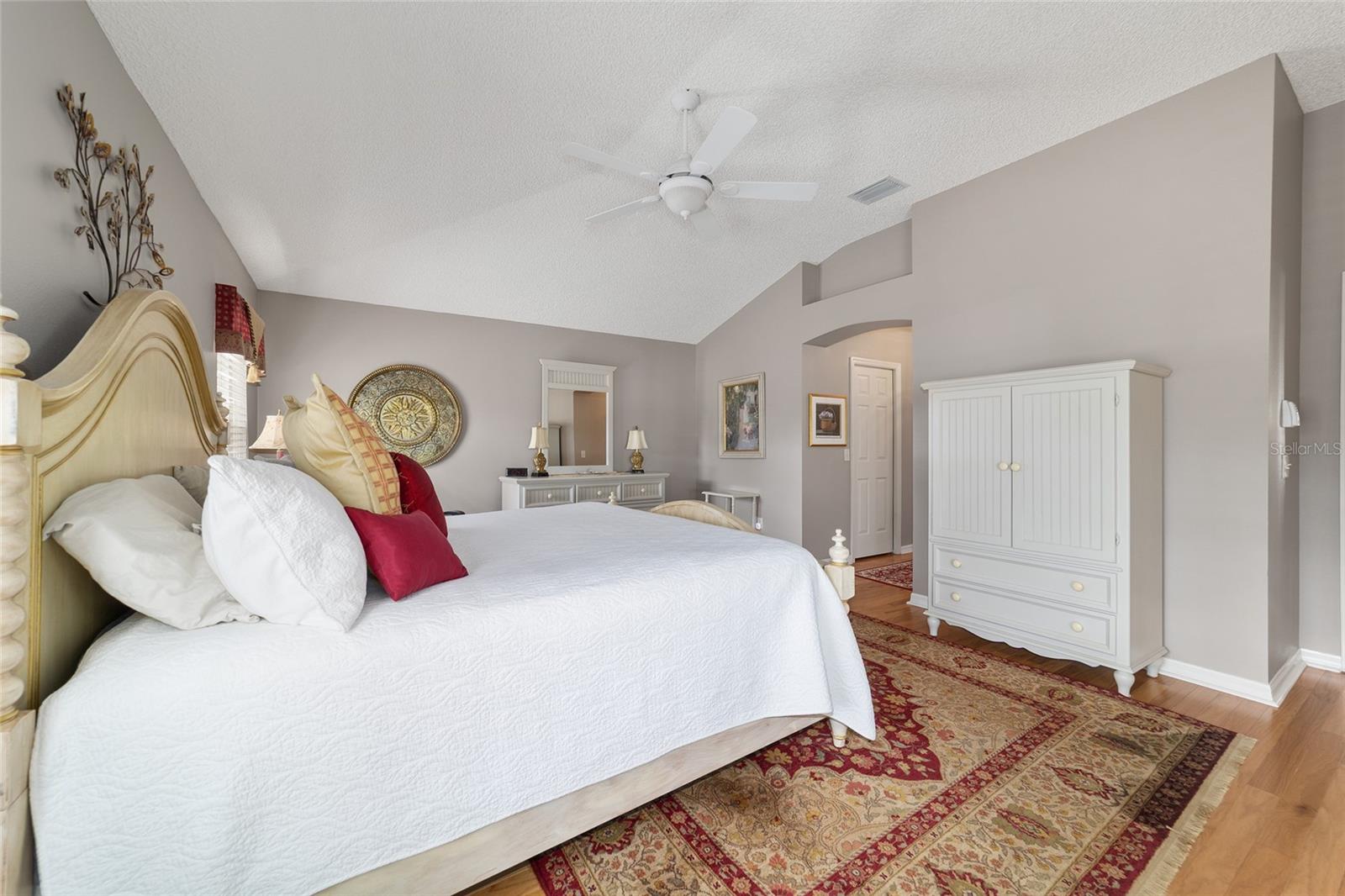 Image 40 of 82 For 2967 Saint Thomas Lane