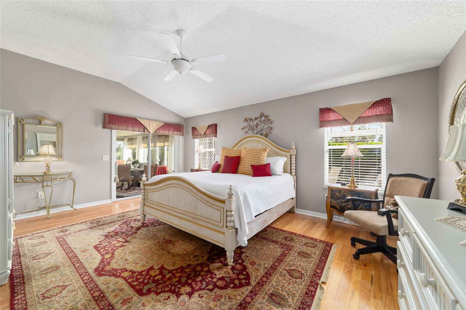 Image 42 of 82 For 2967 Saint Thomas Lane