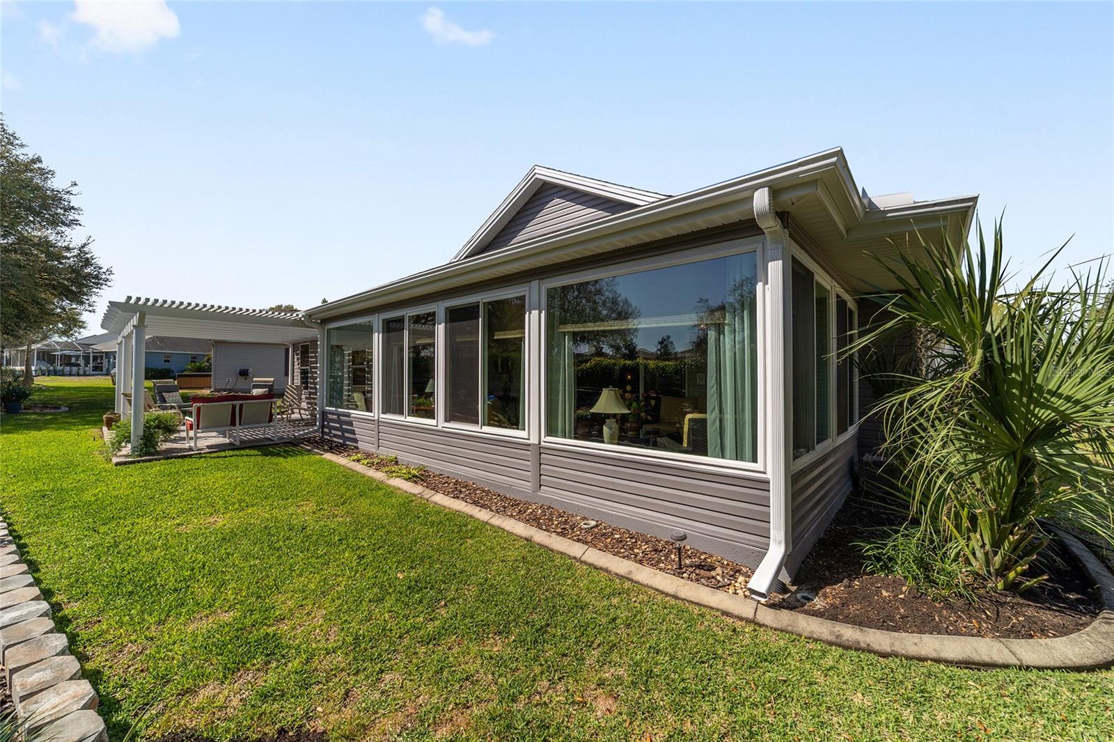 Image 62 of 82 For 2967 Saint Thomas Lane