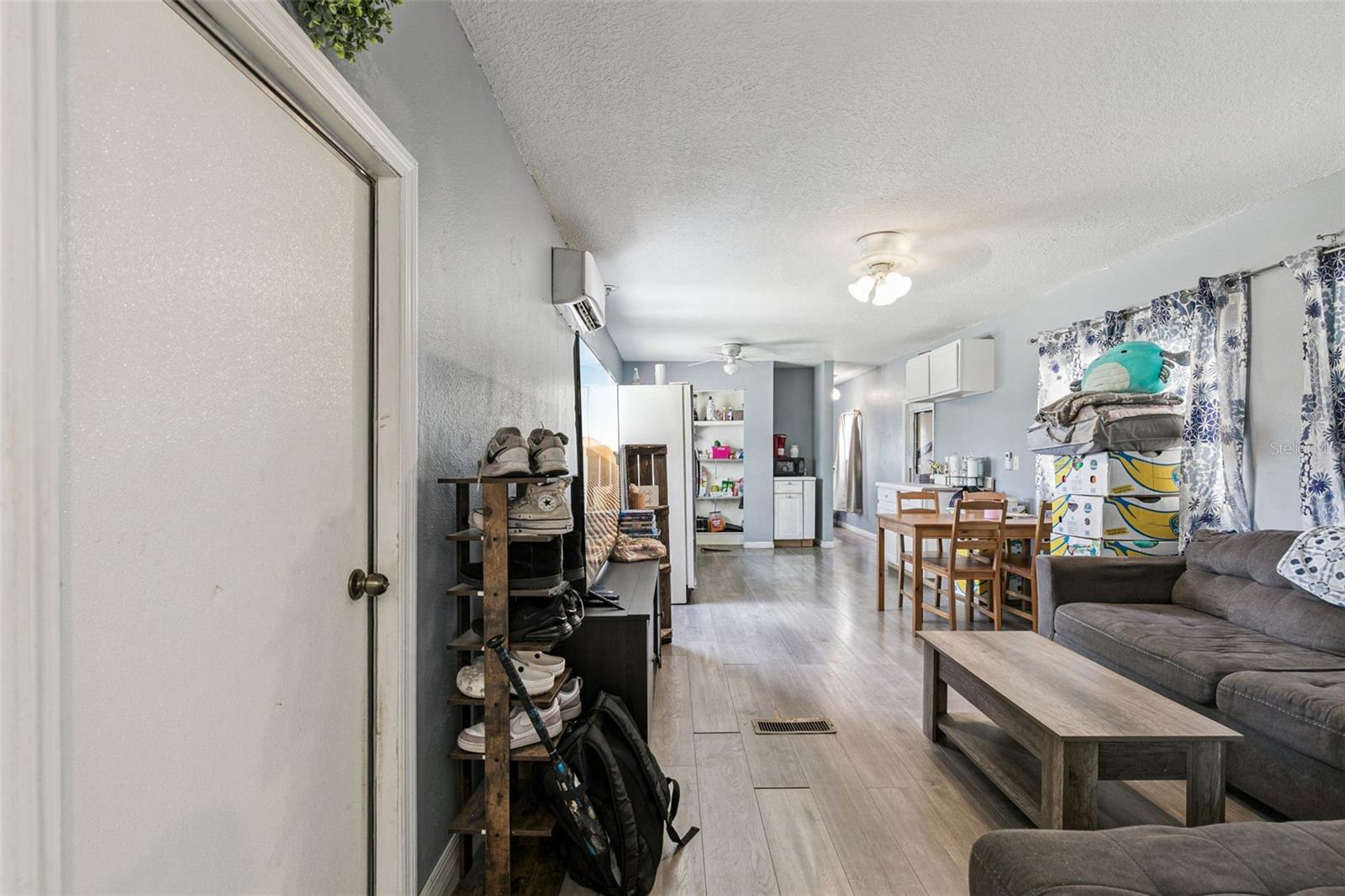 Image 6 of 31 For 15527 Trousdale Street