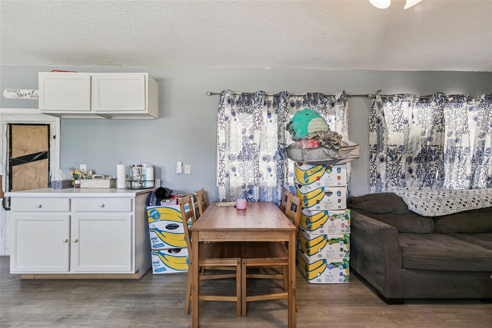 Image 7 of 31 For 15527 Trousdale Street