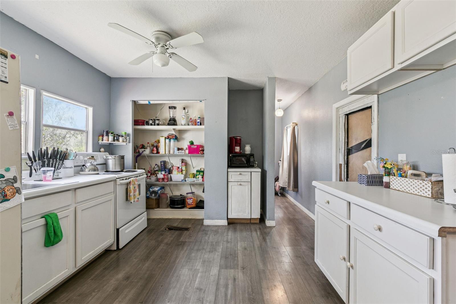 Image 9 of 31 For 15527 Trousdale Street