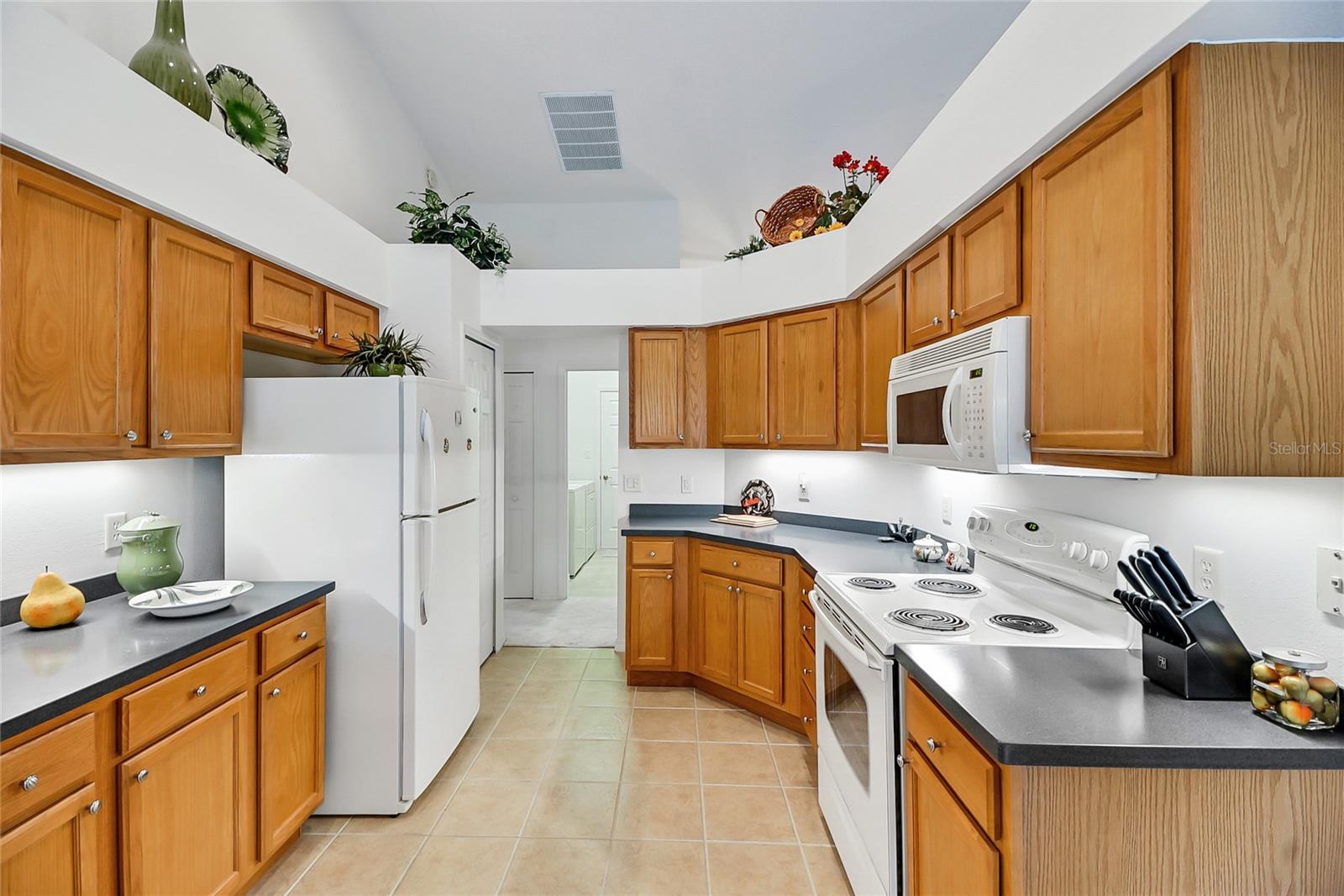 Image 21 of 57 For 24128 Robinwood Street