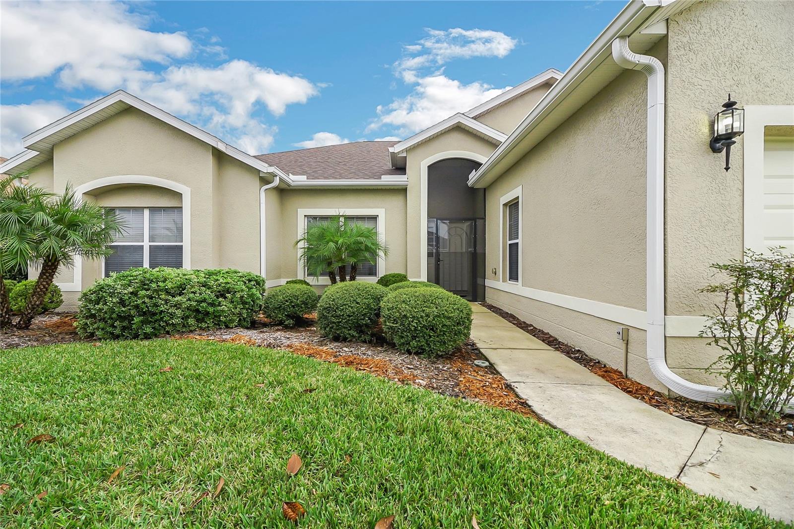 Image 6 of 57 For 24128 Robinwood Street