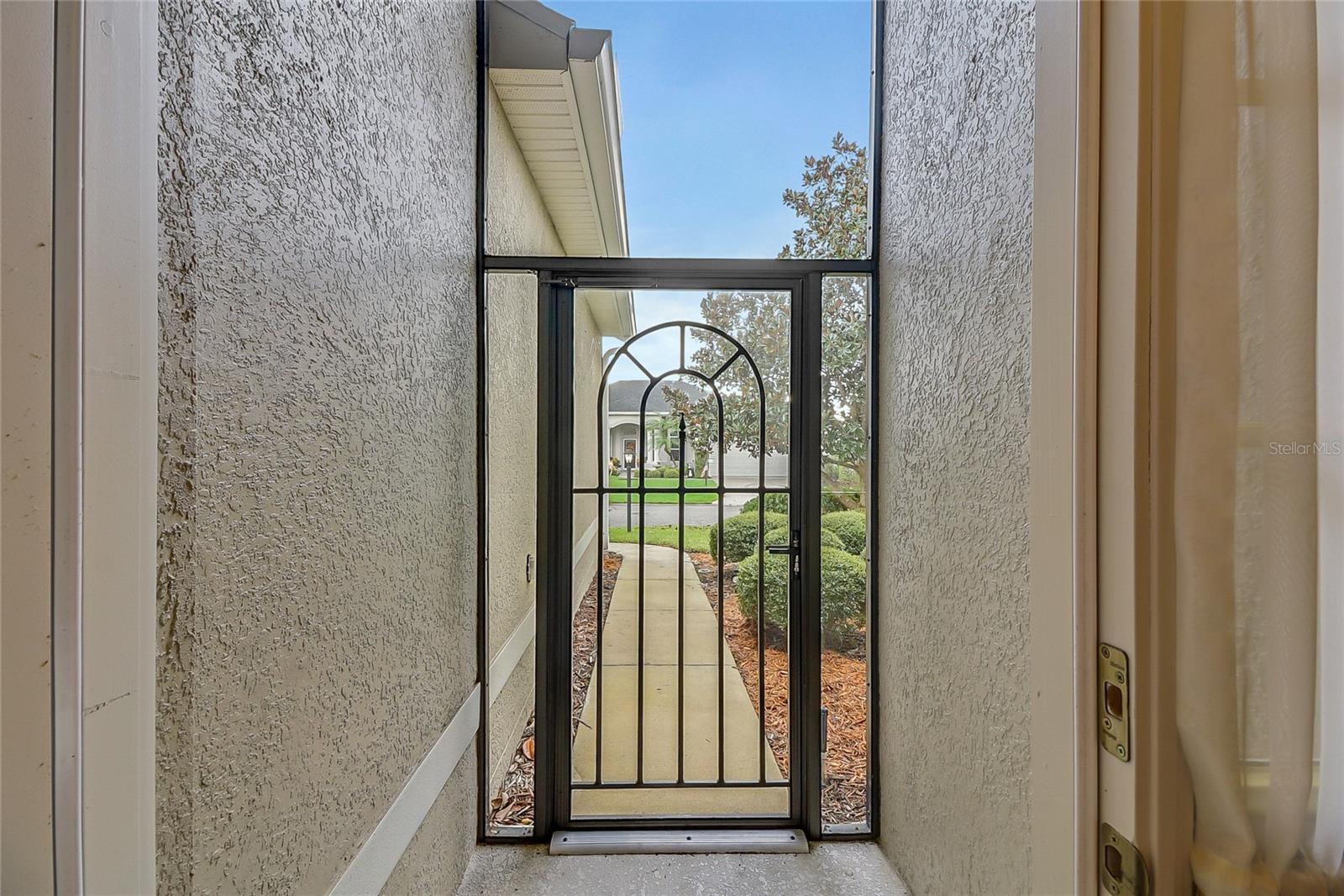 Image 7 of 57 For 24128 Robinwood Street