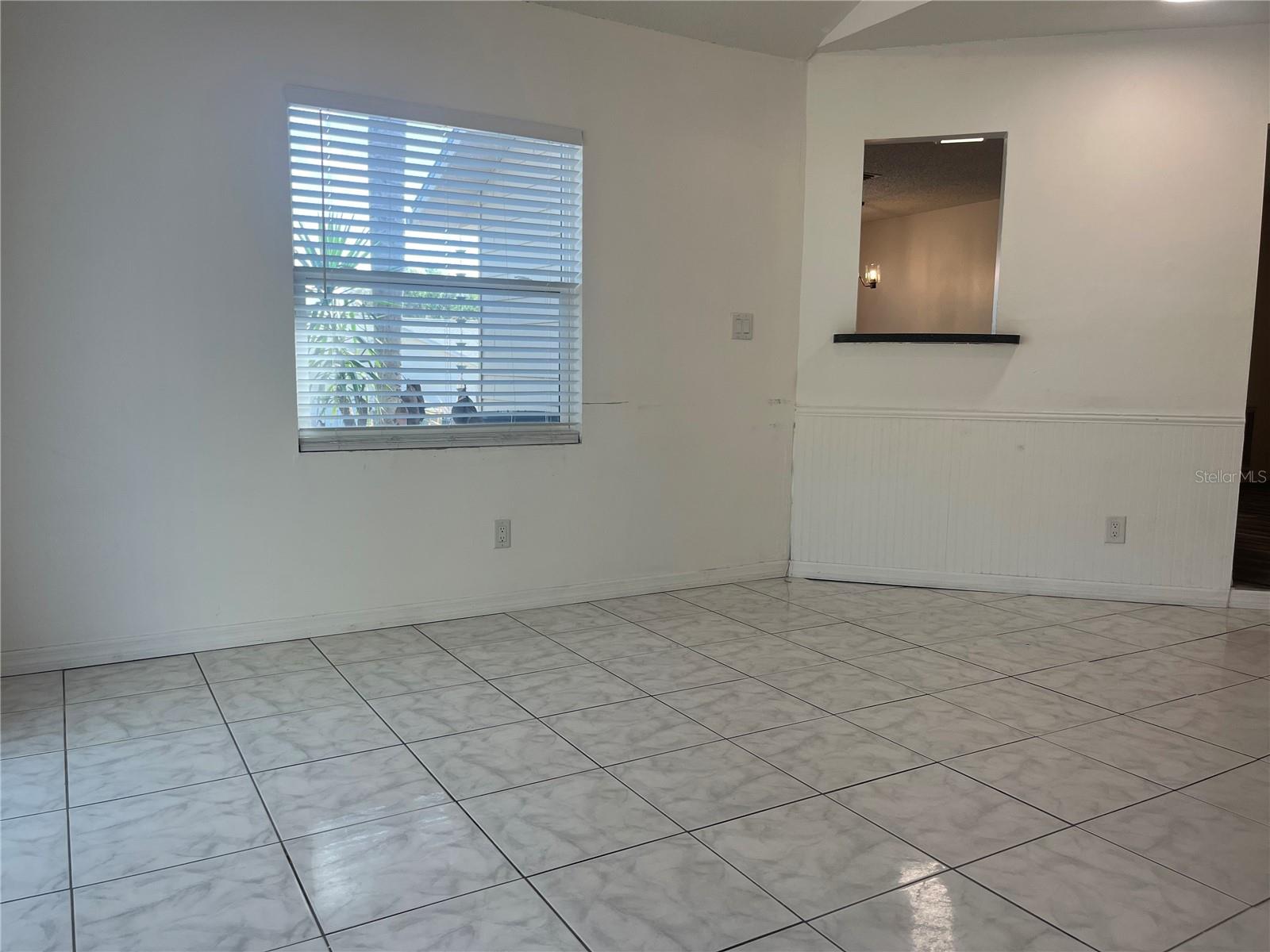 Image 16 of 30 For 215 Fernwood Street