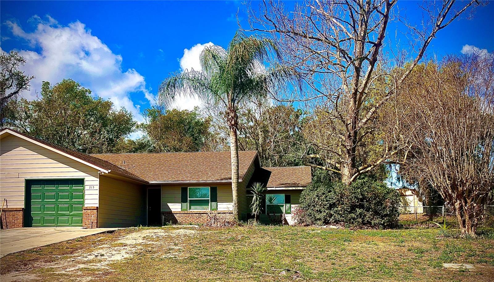 Image 3 of 30 For 215 Fernwood Street