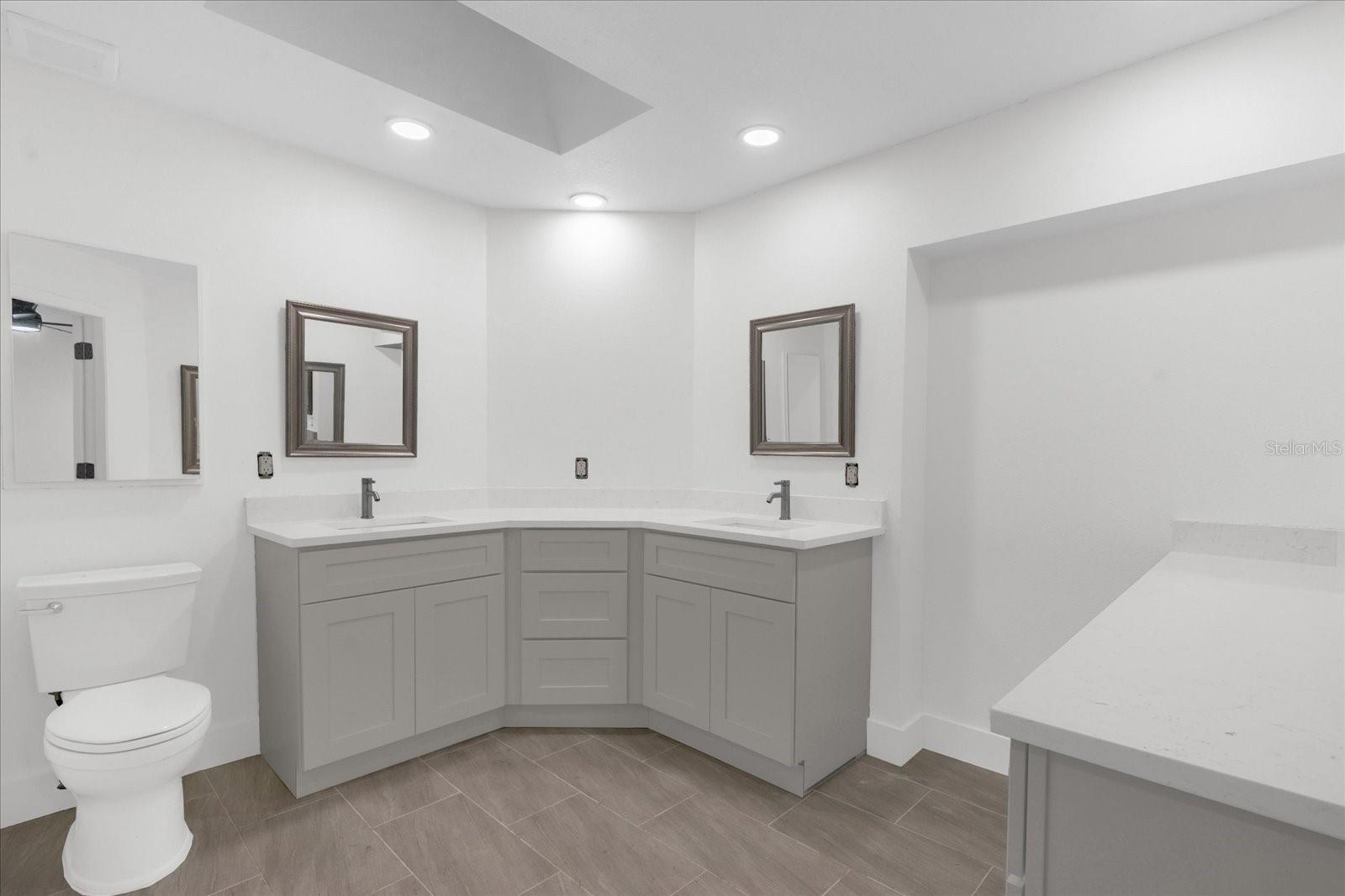 Image 11 of 28 For 5222 View Point