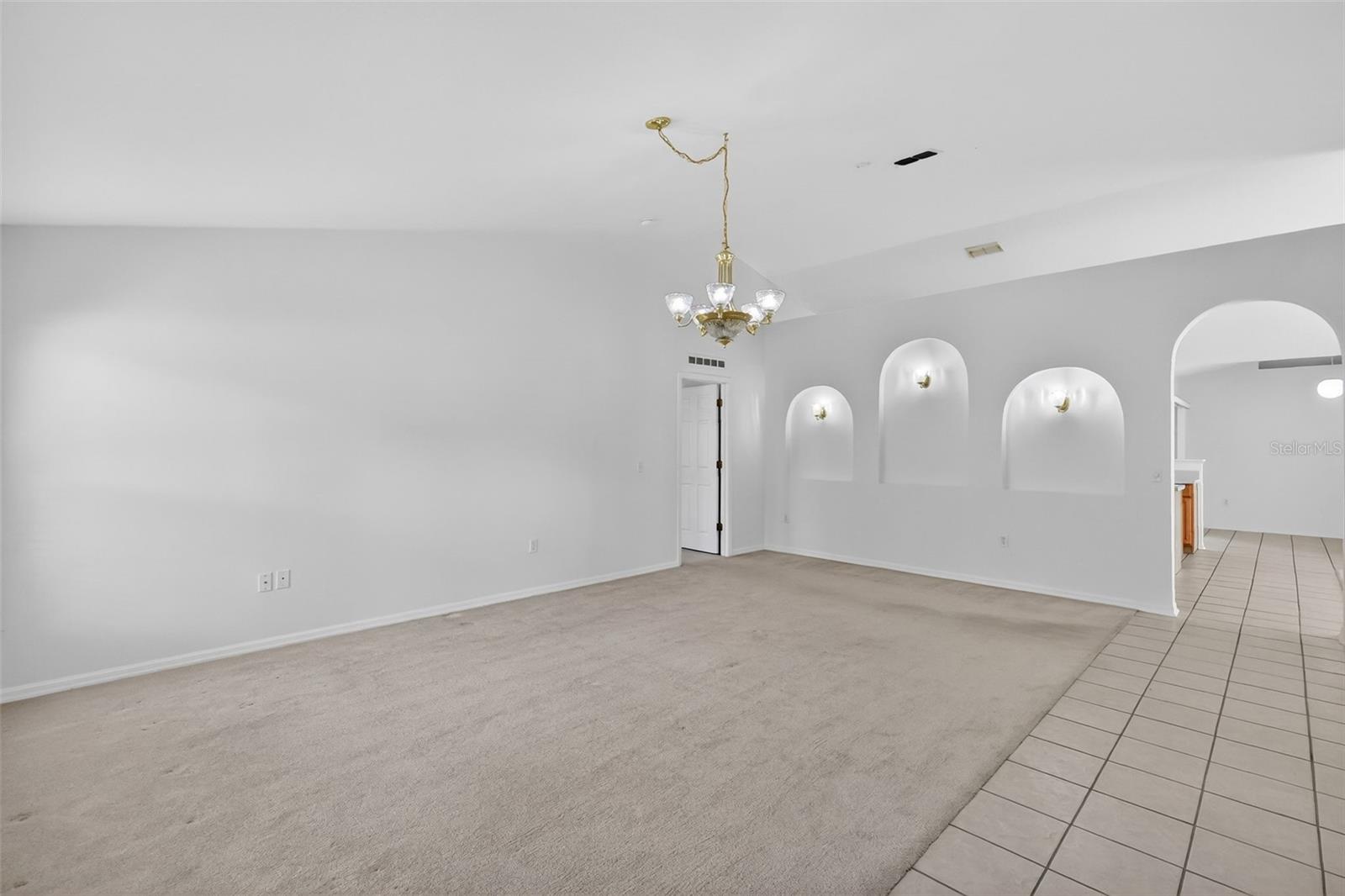 Image 4 of 33 For 615 Briarcliff Road