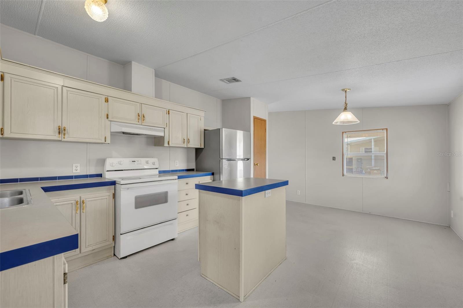 Image 12 of 36 For 11412 Pheasant Trail