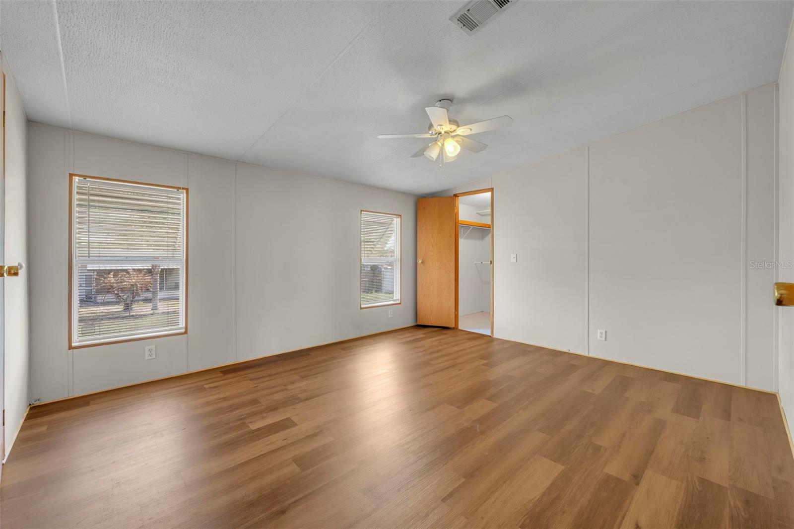 Image 21 of 36 For 11412 Pheasant Trail